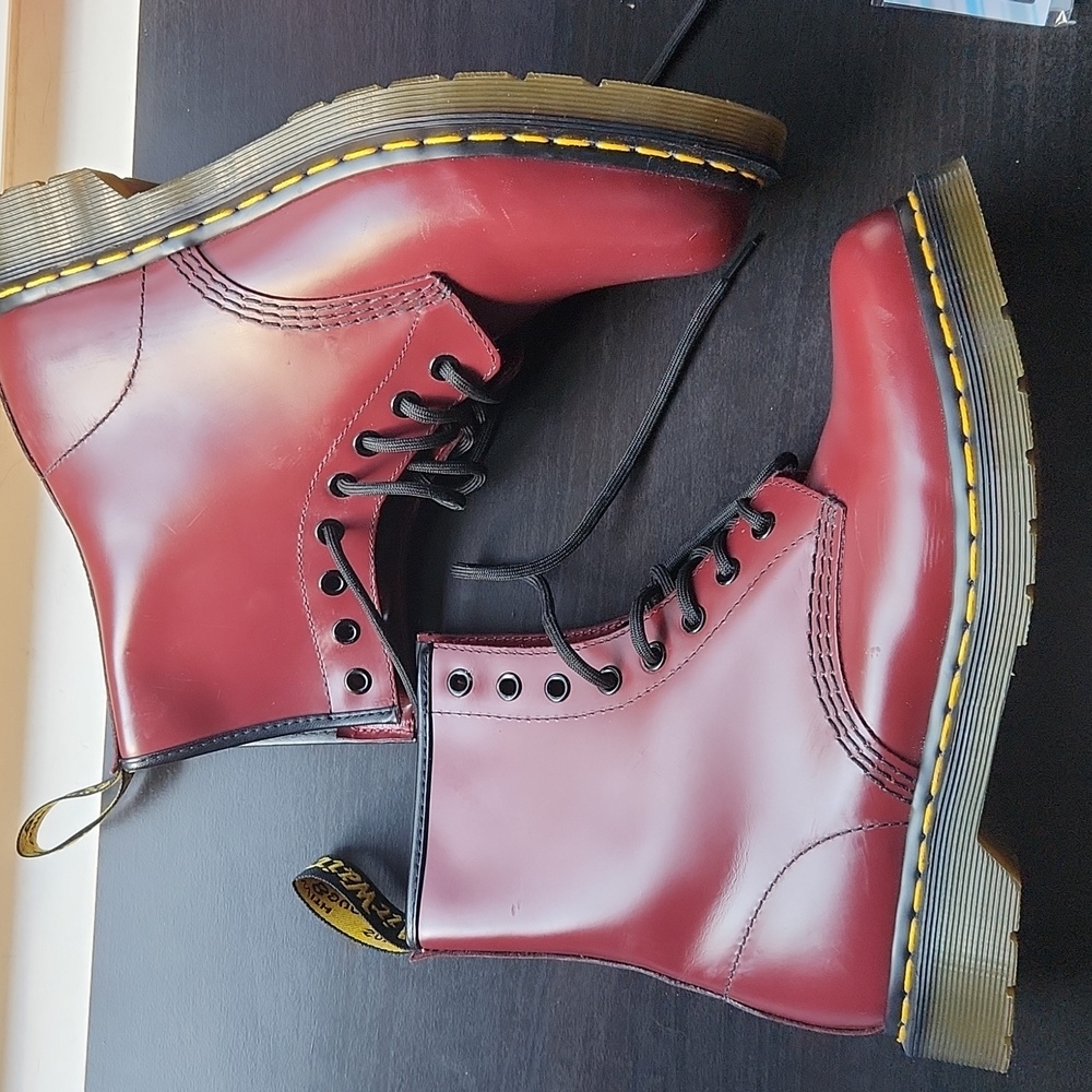 Dr. Martens Cherry 1460 Smooth Leather boots